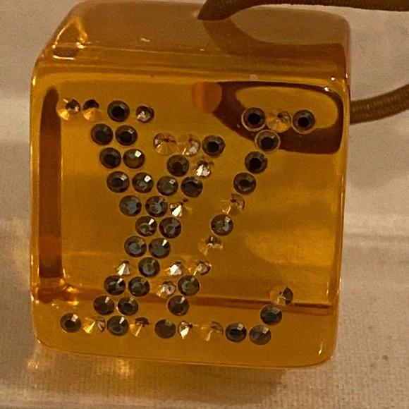 Louis Vuitton Acrylic Hair Cubes with Crystal Embellishments - Picture 4 of 4